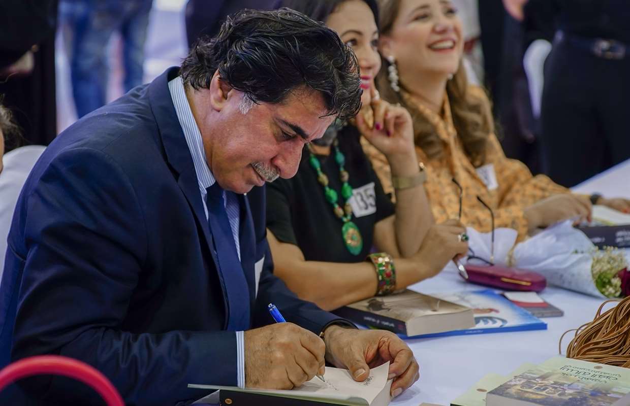 Sharjah International Book Fair sets a Guinness World Record: Most authors signing their own book simultaneously in one location